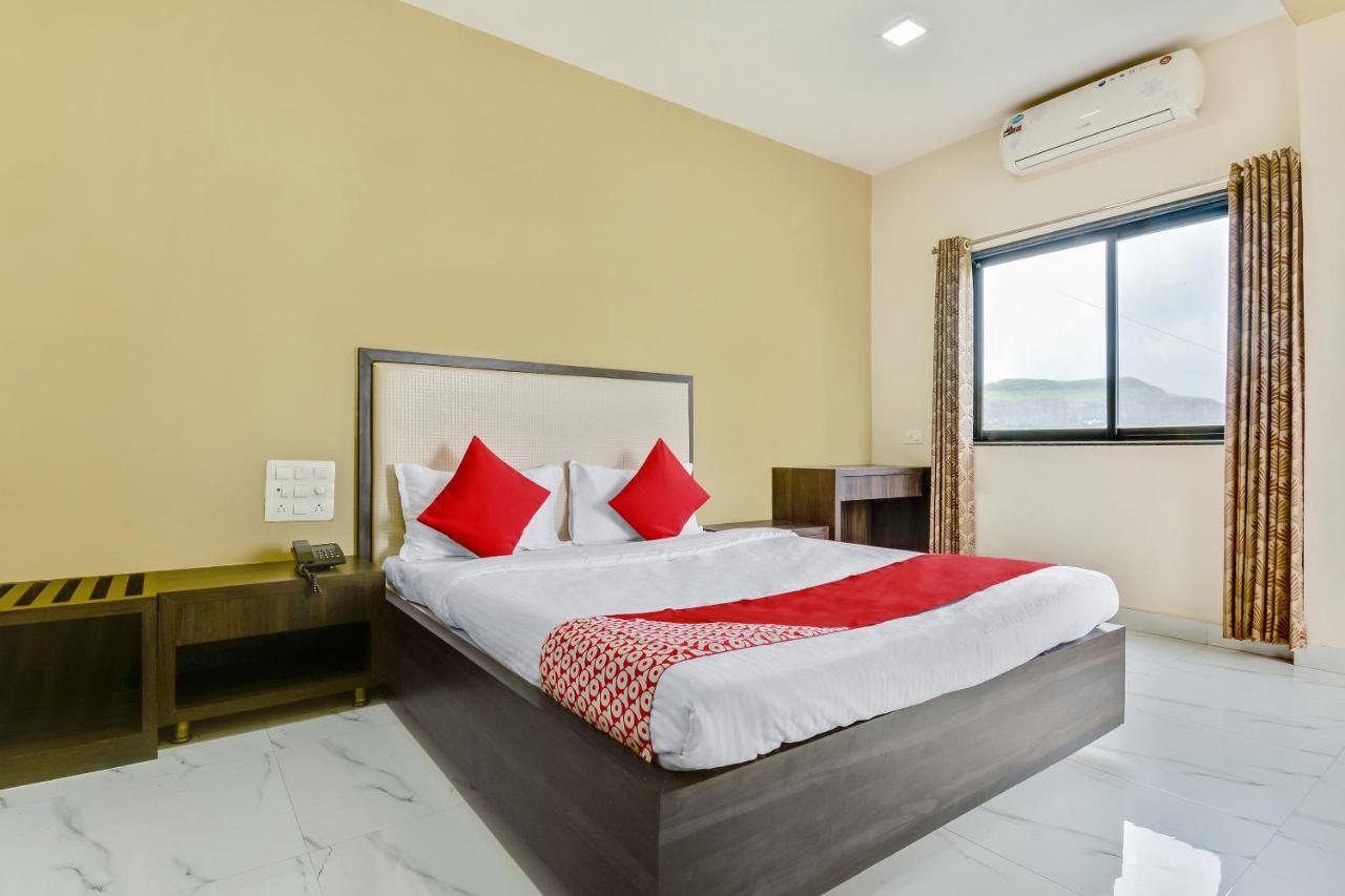 Kāla Oyo 48352 Hotel Bhagyalaxmi מראה חיצוני תמונה
