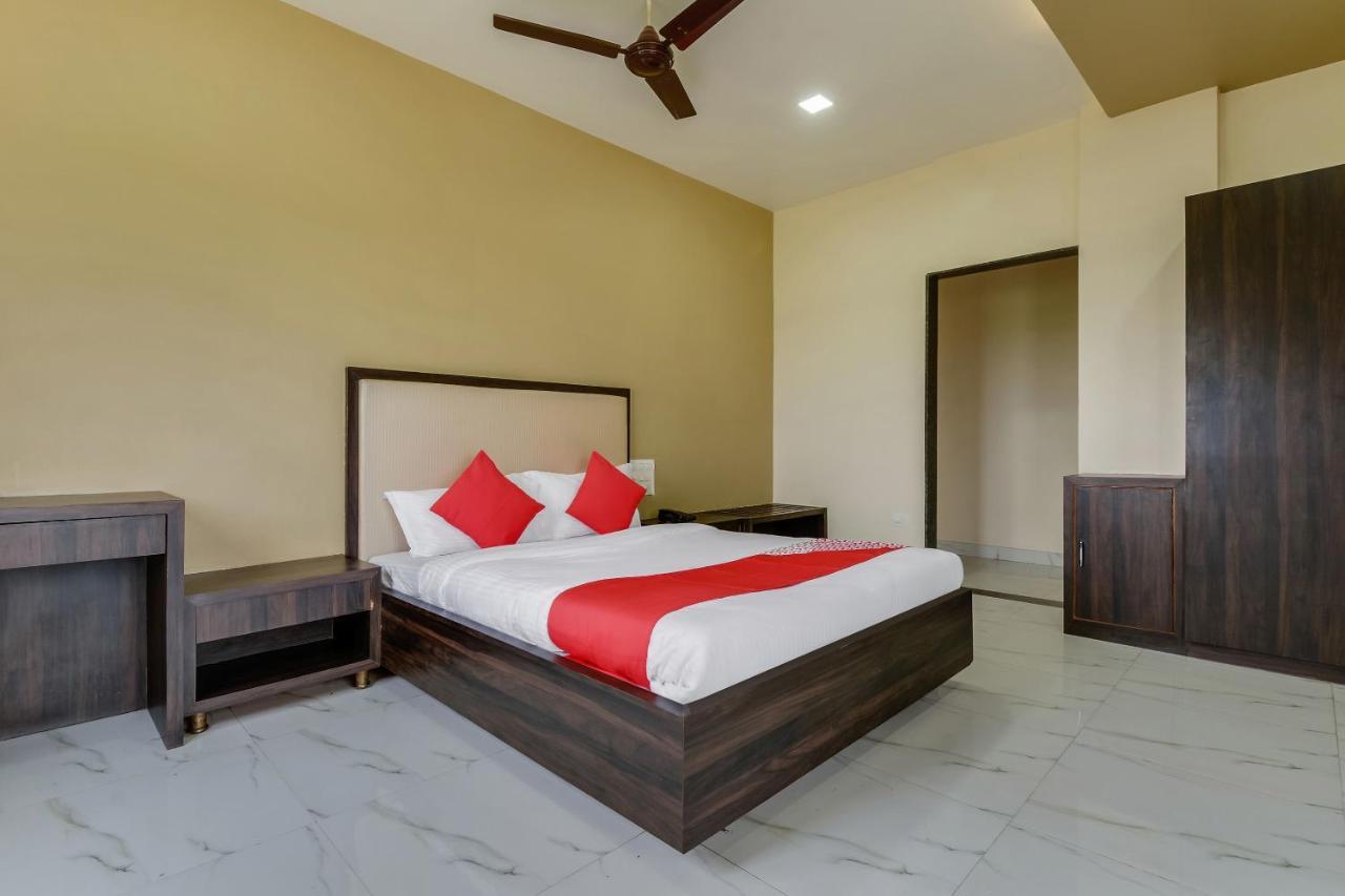 Kāla Oyo 48352 Hotel Bhagyalaxmi מראה חיצוני תמונה