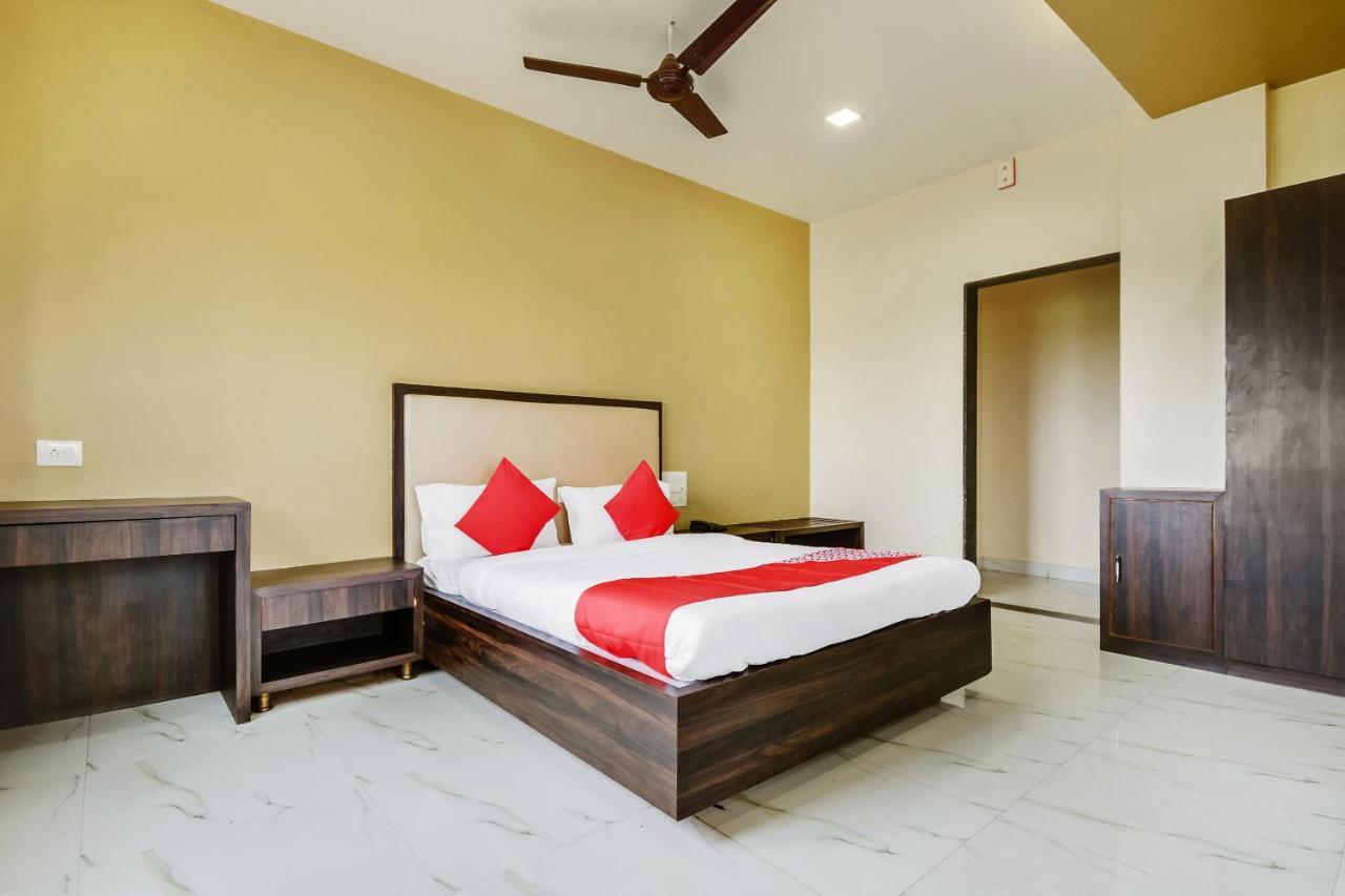 Kāla Oyo 48352 Hotel Bhagyalaxmi מראה חיצוני תמונה