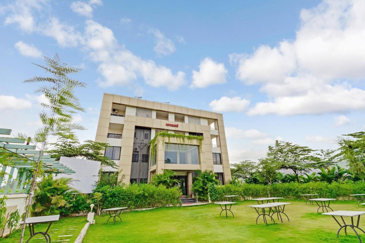 Kāla Oyo 48352 Hotel Bhagyalaxmi מראה חיצוני תמונה