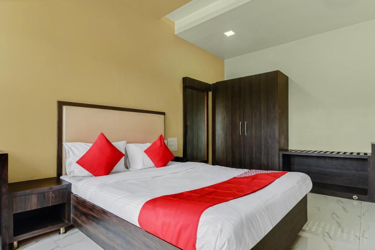 Kāla Oyo 48352 Hotel Bhagyalaxmi מראה חיצוני תמונה